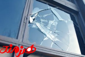 نصب برچسب محافظ شیشه مدرسه