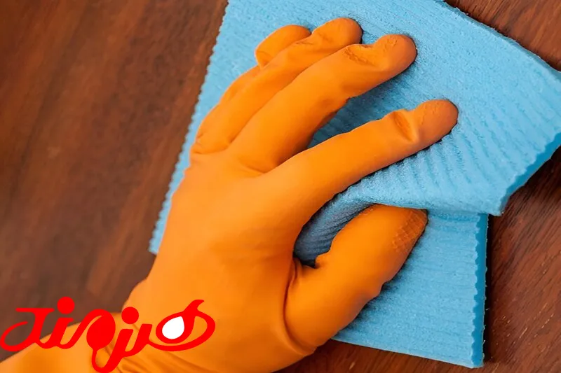 چگونه جای برچسب را از روی کمد پاک کنیم